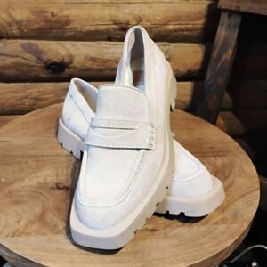 Dolce Vita Size 7.5 Women Cream Color Shoes Slip On